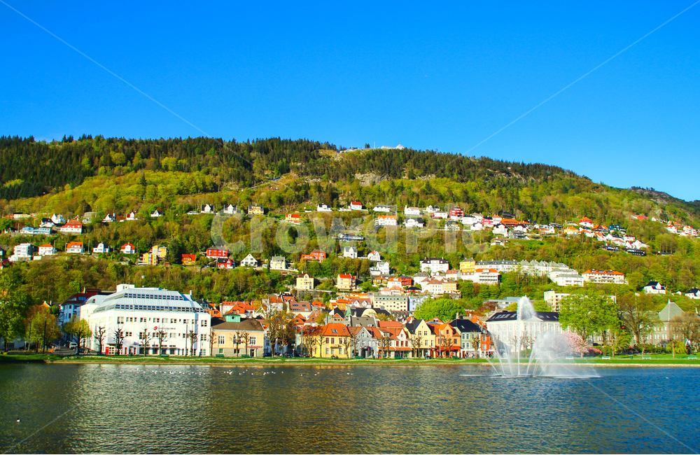 노르웨이,베르겐,봄,봄풍경,호수,호수공원,도시,피오르드,여행,여행지,관광,관광지,북유럽,유럽,유렵어행,동화,동화마을,아기자기한,옹기종기,산,자연,룽게가르즈반,플뢰엔산,봄날,연못,분수,녹색,아름다운,봄,계절,spring,season,도시,풍경,city,landscape,해외,외국,세계,foreign,oversea,world,세계도시풍경,해외도시풍경,외국도시풍경,world cityscape,water,물,nature,outdoors,옥외