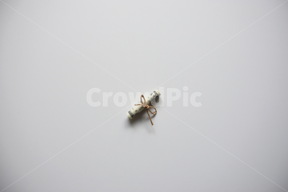 달러,어버이날,용돈,선물,세일,리본,배경,흰색,저축,할인,돈,사업,비지니스,기념일,축하,anniversary,congratulation,celebrate,celebration,금융,돈,finance,banking,money,사물,물건,오브젝트,thing,object,matter,연출,컨셉,콘셉,direction,concept