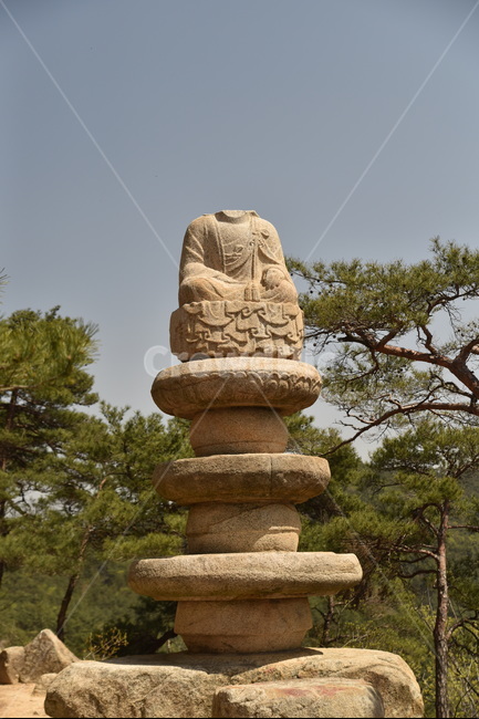 불상,석불상,경주,남산,신라시대,돌,석물,기념물,예배대상,종교,불교