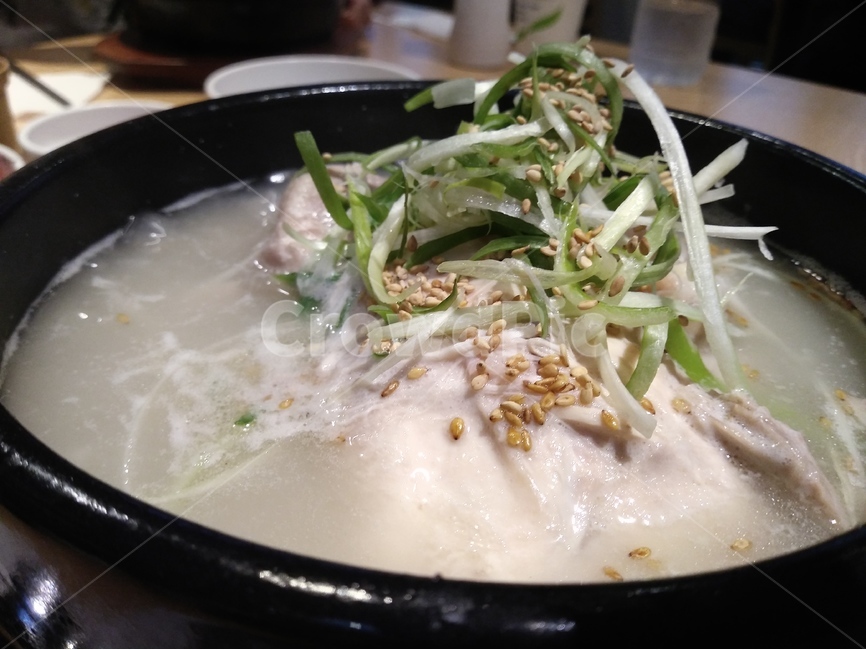 음식,삼계탕,여름,한국음식,food,보양식,chicken,cook,식재료,먹거리,수프,soup,참깨,들깨,야채,닭,음식,식재료,요리,food,cook,meal,dishes,food reserves,한식,한국음식,한국요리,korean food,korean dishes,korean meal,korean cook