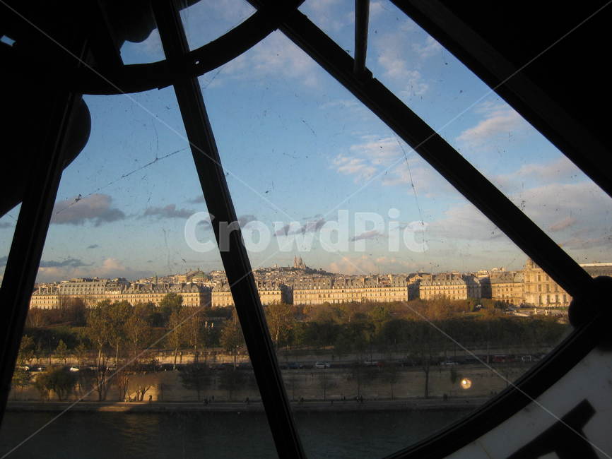 야외,outdoors,window,창문,architecture,건축물,building,건물,시계,clock