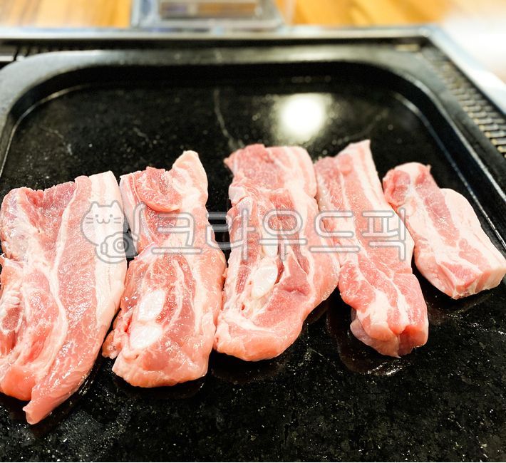 생삼겹살,삼겹살,철판구이,왕철판구이,돼지고기