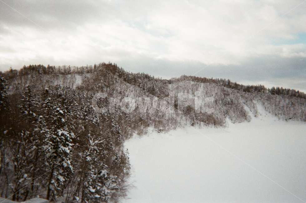 snow covered river,snow mountain,snow scene,winter mountain,winter landscape,Hokkaido,snow covered mountain