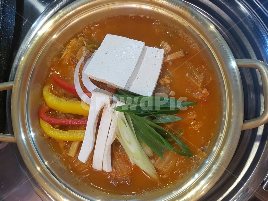 김치찌개,냄비김치찌개,묵은지찌개,김치전골,양은냄비김치찌개,음식,식재료,요리,food,cook,meal,dishes,food reserves,한식,한국음식,한국요리,korean food,korean dishes,korean meal,korean cook