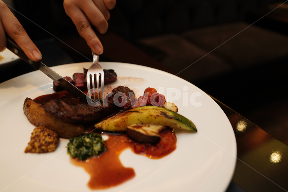 스테이크,부채살,소고기,steak,외식,식사,음식,접시,디너,데이트,먹거리,고기,육식,육류,야채,양식,food,먹방,음식,식재료,요리,food,cook,meal,dishes,food reserves,양식,서양음식,서양요리,western food,western dishes,western meal,western cook
