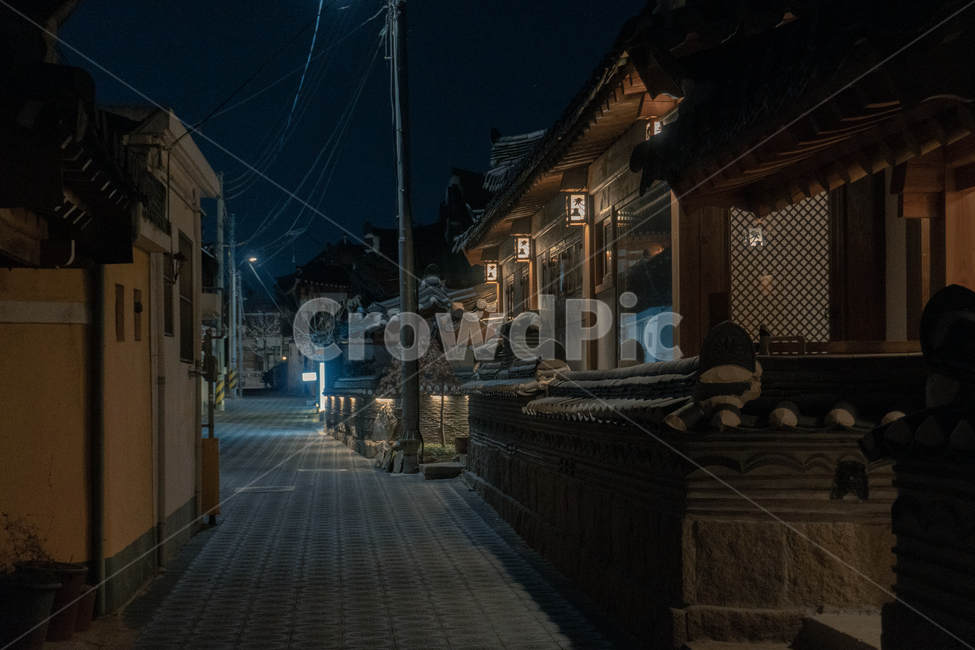 밤거리,한옥,한옥야경,골목길,한옥마을,통로,가로등,전통건축,korea,한국,경주,architecture,village,street,마을,밤길,nightview,야경,야경,밤,풍경,nightscape,night,landscape,골목길,alley,한국전통,한국문화,korean traditional,korean culture