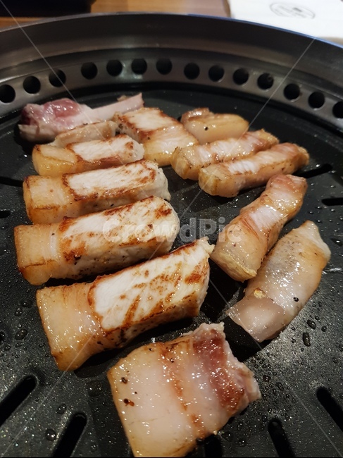삼겹살,돼지고기,port,porkbelly,barbecue,koreanbarbecue,오겹살,흑돼지,음식,식재료,요리,food,cook,meal,dishes,food reserves