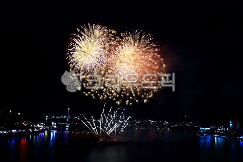 night view,romance,Yeosu night sea,festival,port city,night,Yeosumi Port,fireworks,Fireworks,sea