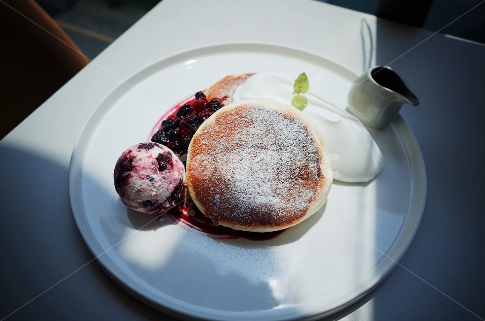 ice cream,cafe,dessert,souffle,pancake,Souffl Pancakes,mining,Blueberries