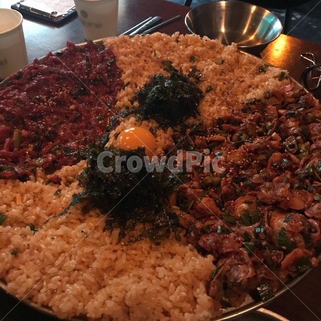 bibimbap,snack,raw meat,Bibim,dinner,food,cockle,calculated yolk,rawmeat