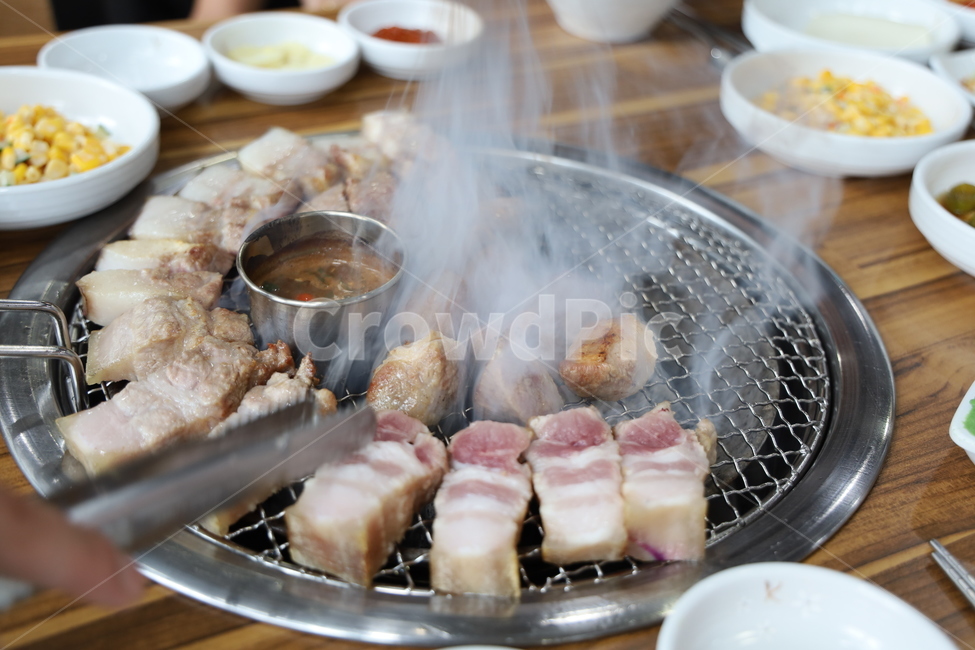 돼지,돼지고기,흑돼지,삼겹살,목살,근고기,음식,식재료,요리,food,cook,meal,dishes,food reserves,육류,고기,meat