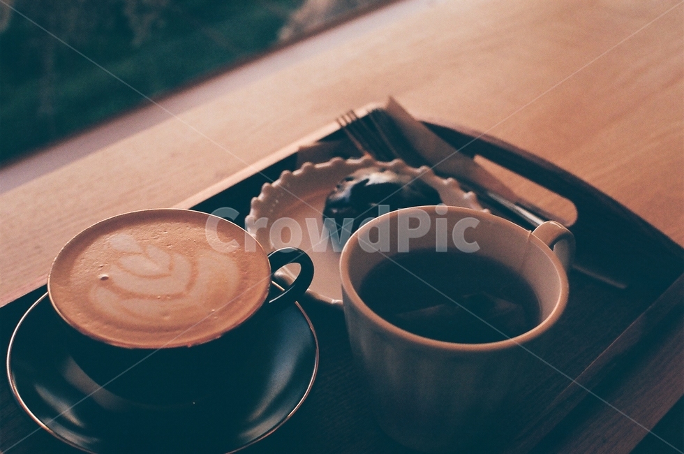 컵,커피,coffee,커피컵,감성,카페,티타임,차,라떼아트,커피,카페,coffee,cafe