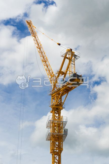 크레인,대형크레인,건설크레인,타워크레인,러핑타워크레인,luffingtowercrane,공사장,재개발,재건축,l형,기복형,constructioncrane