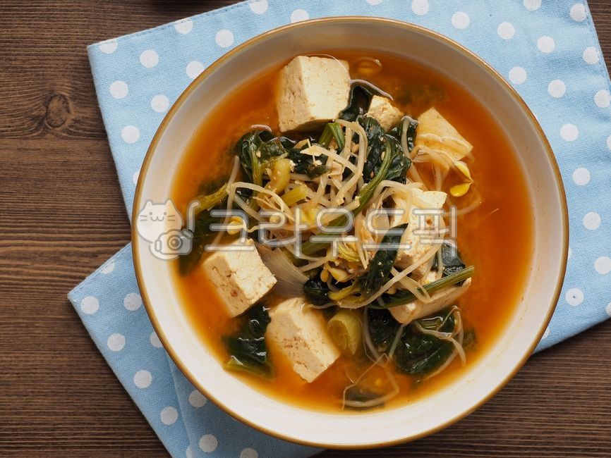wellnessfood,spinach,asianfood,Drop out,chopsticks,sidedish,koreanculture,Korean traditional food,vegetable,side dish,beansprouts,wellbeing,Korean food,Wellbeing food,spoon,Asian food,cooking,traditionalfood,koreanfood,soybeanpastestew,Bean sprout miso so