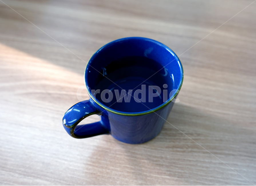 컵,물,책상,그림자,물컵,손잡이,무늬,water,cup,shadow,음료수,drink,beverage