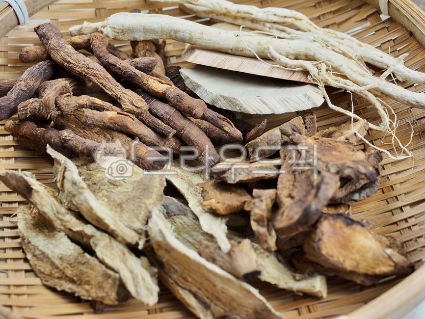 동양의학,한약재료,한약재,약재,뿌리,식물,뿌리식물,음식,건강식품,감기,약,한약,한방약,한방,건조식품,의학,감기치료제,orientalmedicine,chinesemedicineingredients,herbalmedicine,ginseng,medicine,root,plant,food,healthfood,cold,about,chinesemedicine,licorice,driedfood,coldremedy,감초