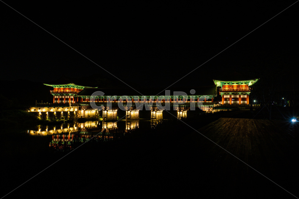 월정교,경주,랜드마크,관광지,야경,야간,다리,불빛,밤,역사,풍경,woljeonggyo,landmark,atouristspot,anightscene,night,history,야경,밤,풍경,nightscape,night,landscape,한국전통,한국문화,korean traditional,korean culture,랜드마크,landmark,tourist attraction,한국랜드마크,한국관광지,한국명소,korea landmark,korea tourist attraction,건축물,건물외관,exterior,building,structure,architecture,construction,worship,예배,shrine,신사,pagoda,탑,건물