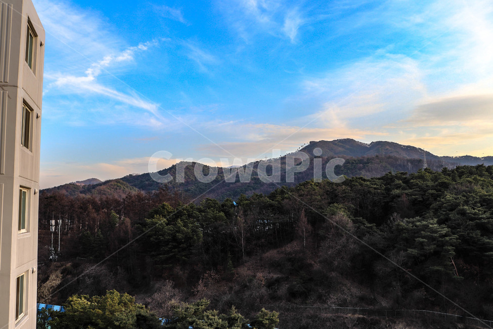 아파트,하늘,풍경,구름,산,파란하늘,푸른하늘,나무,치악산,자연,풍경,nature,landscape,outdoors,옥외,mountain range,산맥,mountain