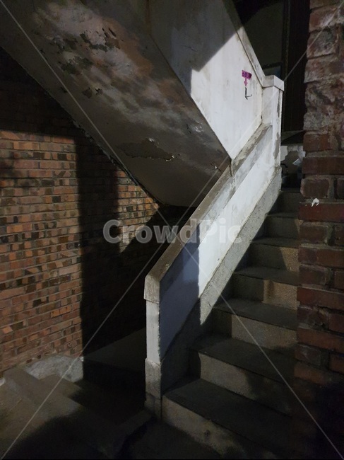 계단,허름한집,골목길,입구,밤