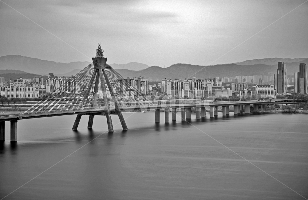 강변북로,한강다리,올림픽대교,한강,흑백,풍납동,흑백,모노톤,monochrome,black and white