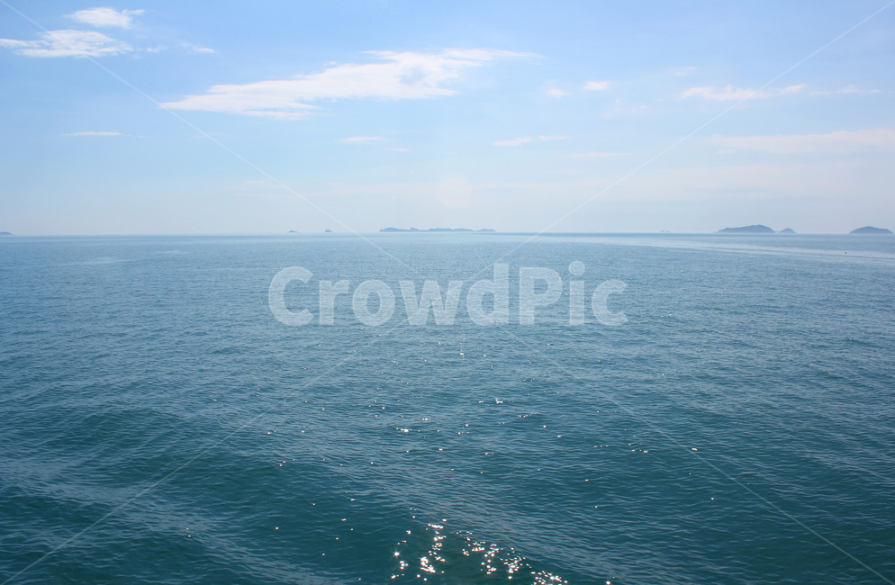beach,blue,cloud,coast,coastline,day,far,island,mountain,nature,ocean,sea,sky,water,wave,하늘,구름,파랑,블루,먼산,산,섬,바다,물결,푸른바다,풍경,자연,낮,파란색,물,바닷물,아쿠아,에메랄드빛,에메랄드,반짝임,윤슬,자연,풍경,nature,landscape,horizon,수평선,outdoors,옥외