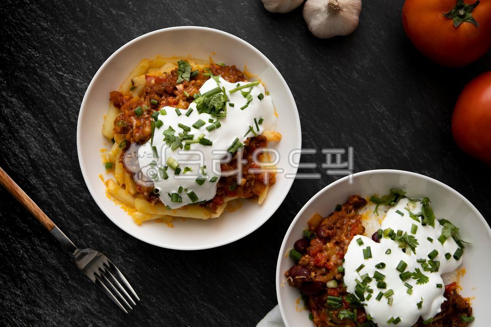 lunch,chips,chiliconcarne,fried food,homecooking,delicious,fusion,dish,Texas,tasty,strong,tableware,sour cream,TexMex,texmexfood,plate,tomato,vegetable,vegetables,potato,ingredients,frenchfries,fries,cooking,texmex,garlic,sourcream,homemade,cuisine,Chili 