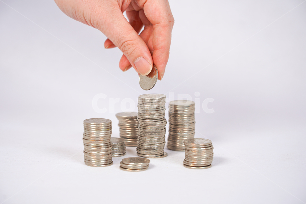 투자,돈,동전,손,원화,화폐,사람,현금,캐쉬,은행,부자,떨어짐,money,coin,인간,금액,경제,보험,손가락,주식,수입,가치,산업,적금,적립,한국,자산,십원,오백원,재무,급여,소득,금융,돈,finance,banking,money