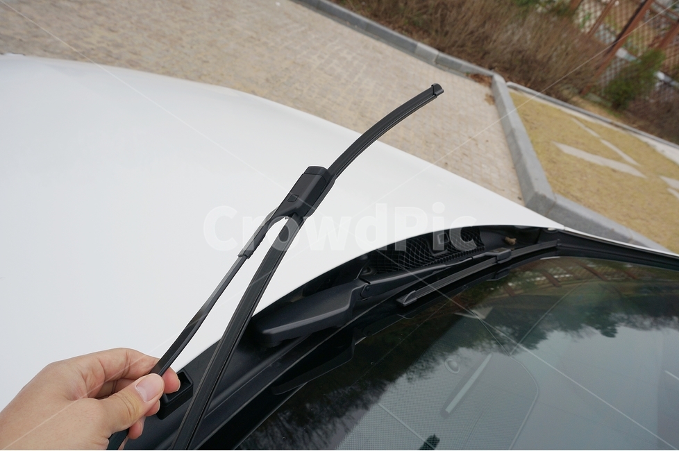 와이퍼,자동차와이퍼,비올때,와이퍼날,자동차유리,교통,교통수단,traffic,transportation,windshield,바람막이 유리