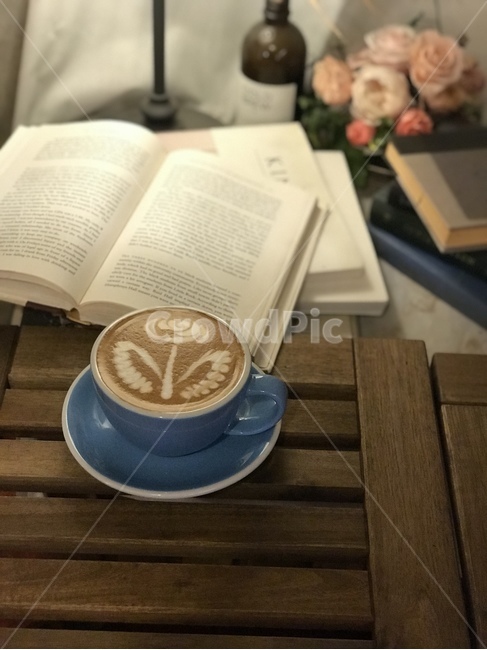 라떼아트,라떼아트꽃,라떼아트장미,장미,커피,카페라떼,커피아트,coffee,latteart,coffeeart,latteartrose,rose,cafelatte,음료수,drink,beverage,커피,카페,coffee,cafe