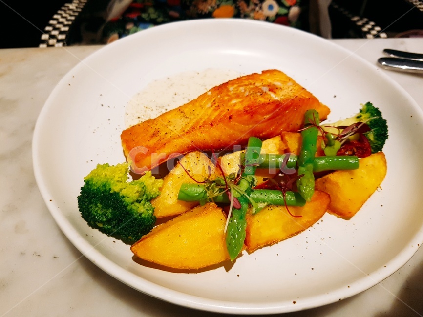 스테이크,생선요리,양식,레스토랑,연어스테이크,steak,restaurant