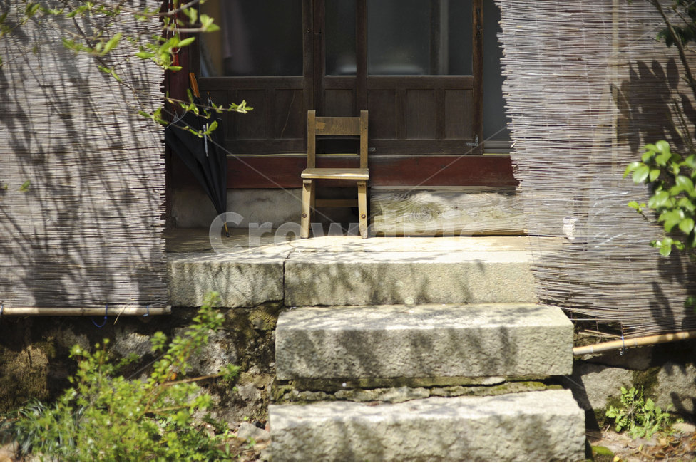 의자,풍경,휴식,절집,발,빛,temple,chair,rest,햇빛,sunshine,돌계단,stonestep