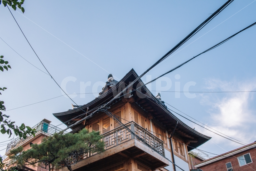 한옥,북촌,북촌한옥마을,전통,서울,하늘,가을,가을하늘,korea,traditional,seoul,도시,풍경,city,landscape,건축물,건물외관,exterior,building,structure,architecture,construction,한국전통,한국문화,korean traditional,korean culture,건물