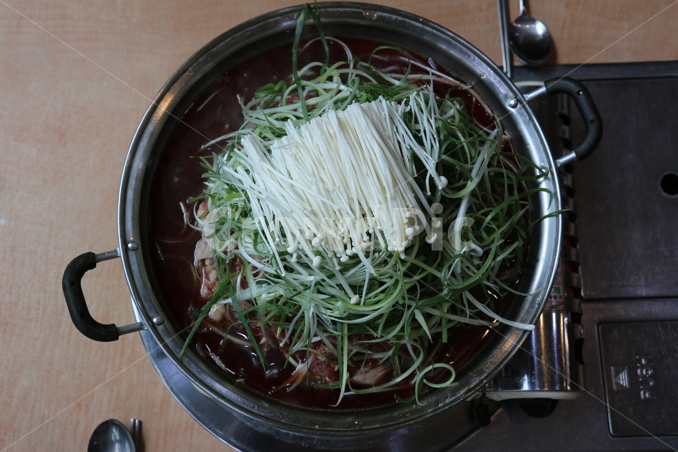 불고기정식,불고기,한국요리,점심,전골,고기요리,고기,소고기,음식,푸드,국물,음식,식재료,요리,food,cook,meal,dishes,food reserves,육류,고기,meat,한식,한국음식,한국요리,korean food,korean dishes,korean meal,korean cook