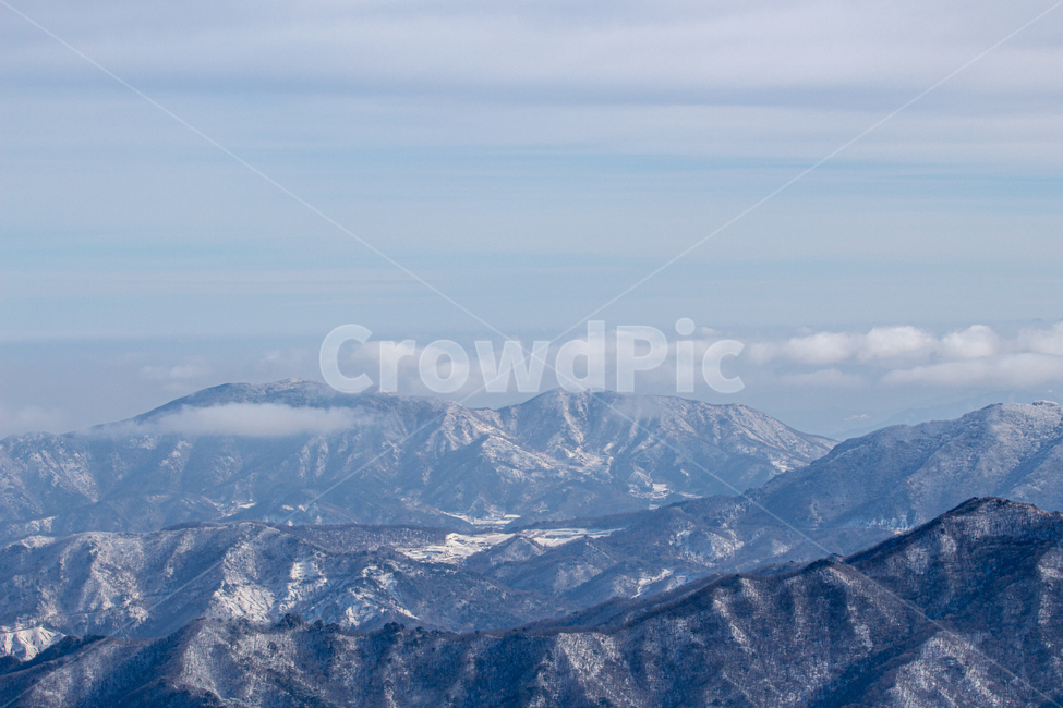 mountainrange,Jeollabuk do,snow scene,winter,clouds,Deogyusan Mountain,cloud,mountain,sight,Fog,height,sky,snow mountain,jeonbuk,Sangrime,nature,tree,snow field,mountain range,peak,sunlight,outdoors,winter landscape,Mujugun