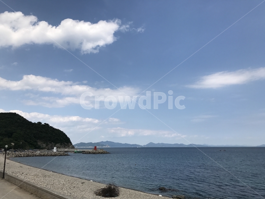 바다,남해,하늘,바닷가,등대,남해바다,남해여행,하늘바다,파란색,자연,풍경,nature,landscape,outdoors,옥외,land,땅,water,물,shoreline,해안선,ocean,대양,sea