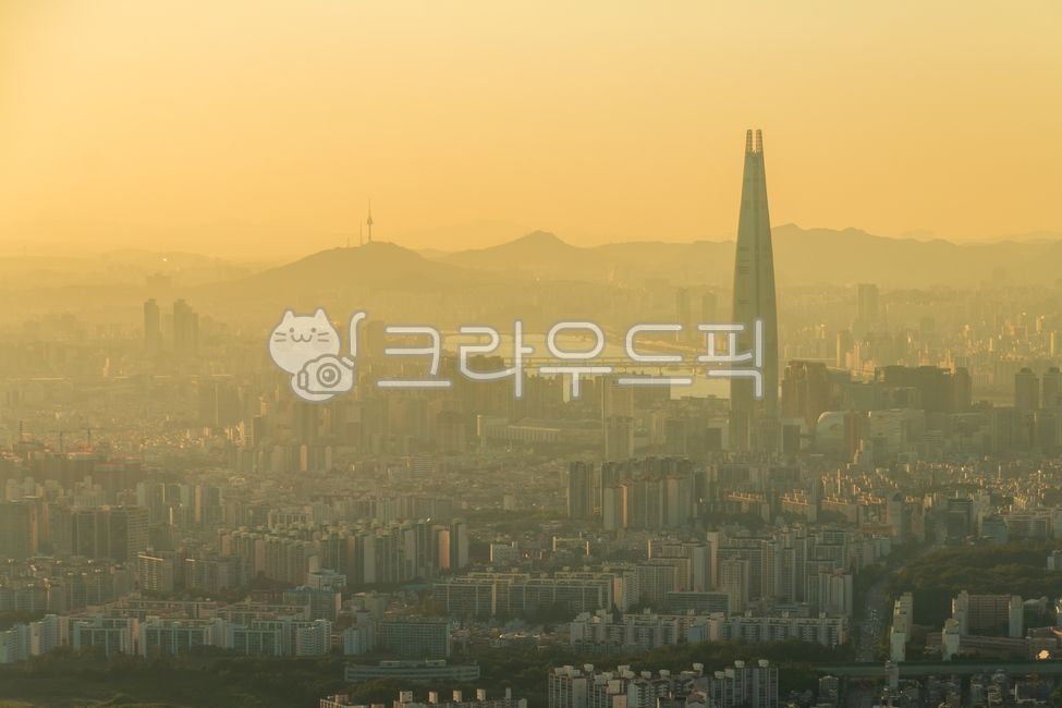 fine dust,atmosphere,city,smog,yellow,hazy,air,pollution,building,atmospheric,Seoul,airpollution,yellow dust,yellowdust,environmental problems,town,environmentalproblem,outdoor,seoul,cloudy,urban,outdoors,finedust,air pollution,fog