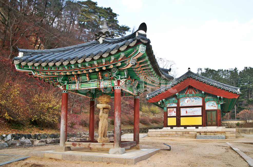 희견보살상,보물제1417호,신라시대,법주사,소신공양,진영각,전각,한국전통,한국문화,korean traditional,korean culture,종교,신앙,religion,belief,faith,건축물,건물외관,exterior,building,structure,architecture,construction