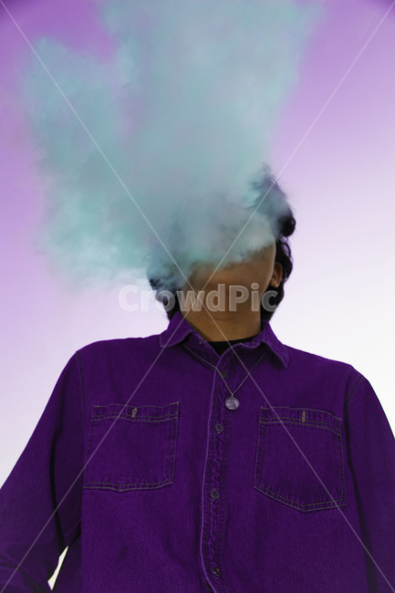 패션,연기,앨범자켓,담배,배경화면,하늘,감성,분위기,담배연기,사람,인물,인간,human,person,남성,남자,man,male,감성,sensible,feeling,색깔,색상,색채,색감,color sense,color sensitivity,feeling of color,연출,컨셉,콘셉,direction,concept