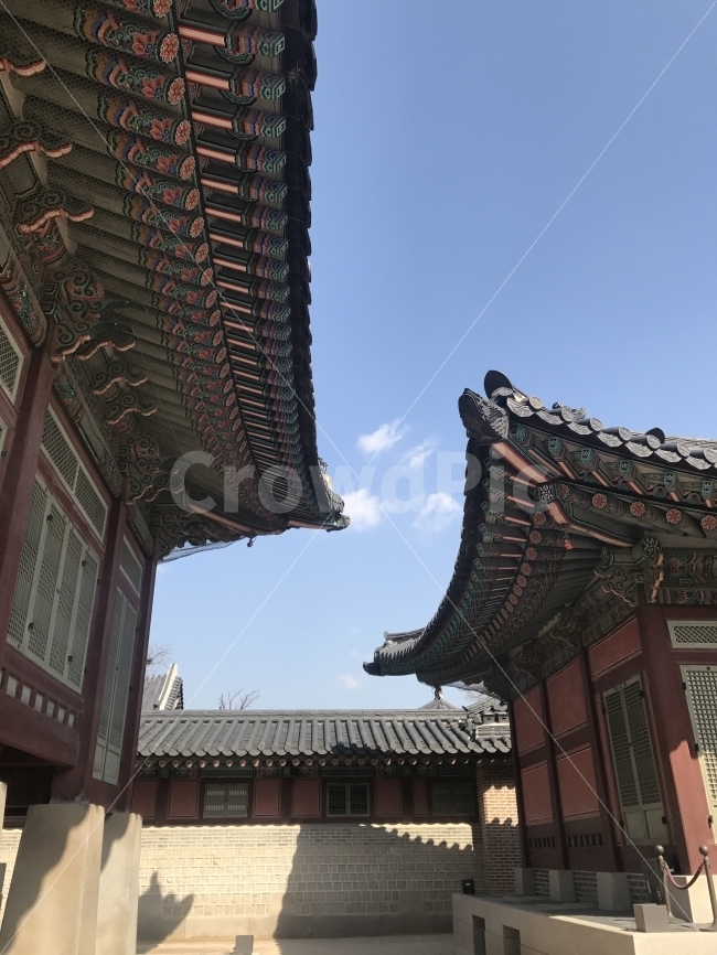 경복궁,광화문,서울,궁,지붕,처마,골목,숨박꼭질,한국전통,한국문화,korean traditional,korean culture,랜드마크,landmark,tourist attraction,한국랜드마크,한국관광지,한국명소,korea landmark,korea tourist attraction,건축물,건물외관,exterior,building,structure,architecture,construction