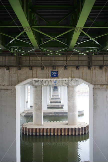 다리,대교,교각,소실점,건축물,bridge,강가,강변,건축물,건물외관,exterior,building,structure,architecture,construction