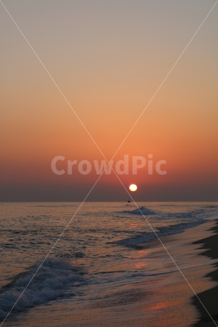 일출,태양,동해바다,강원도,해,자연,풍경,nature,landscape,해변,바다,beach,sea,outdoors,옥외,sky,하늘,dawn,새벽,sunset,일몰,red sky,붉은 하늘,dusk,황혼,sunlight,햇빛