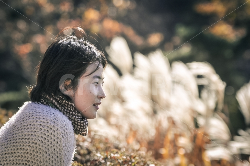 가을,인물사진,추위,늦은오후,가을풍경,모델,가을,계절,fall,autumn,season,사람,인물,인간,human,person,얼굴표정,facial expression,face,여성,여자,woman,female,lady,감성,sensible,feeling