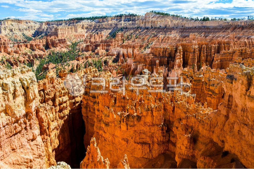 Overseas,foreign,USA,Bryce Canyon,national park,nature,outdoors,outdoors,sedimentary layer,weathering,erosion,valley,canyon,cliff,sky,cloud