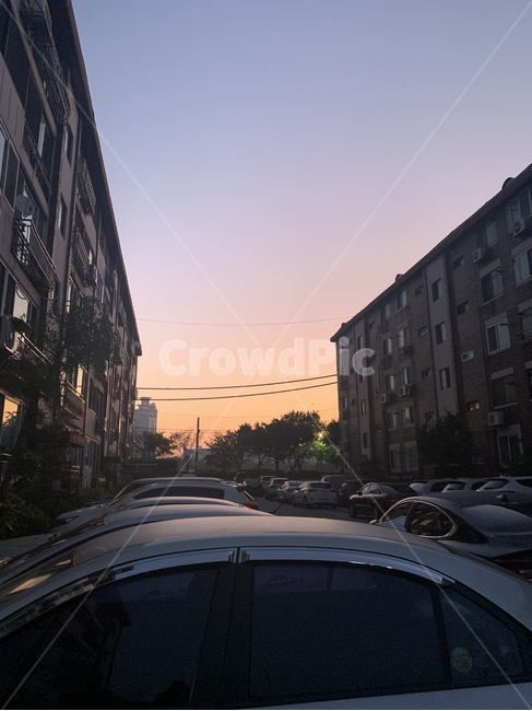 하늘,구름,빌딩,건물,building,전깃줄,전신주,새벽,새벽하늘,저녁,초저녁,저녁하늘,감성,sky,cloud