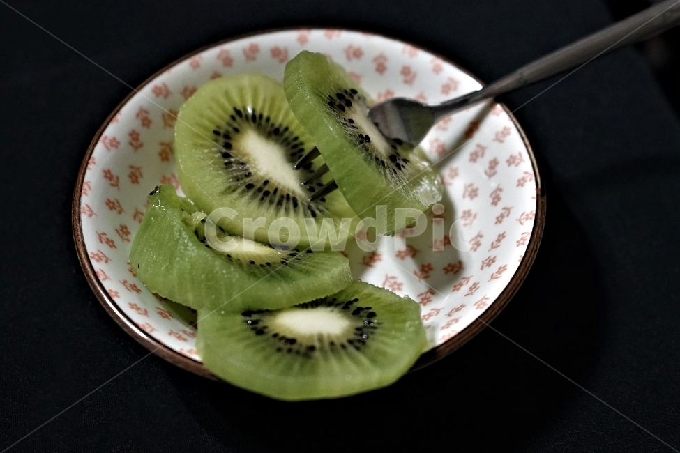 키위,녹색,과일,접시,포크,kiwi,green,fruit,음식,식재료,요리,food,cook,meal,dishes,food reserves,과일,열매,fruit