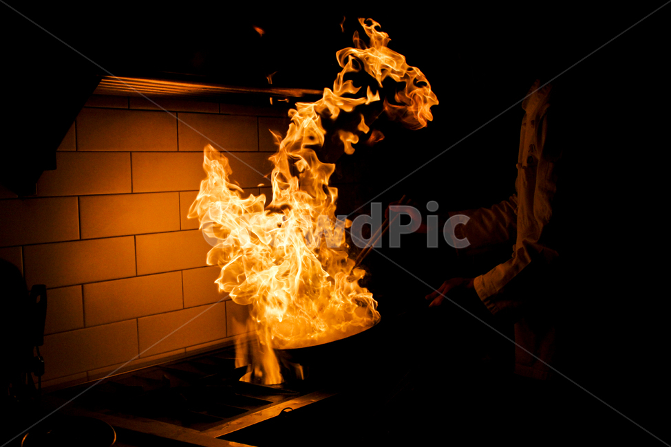 fire,불,뜨거운,불길,화력,손,요리사,타일,불꽃,웍,불쇼,후라이팬,kichen,주방,cooking,cook,요리,주방,키친,부엌,주방용품,요리도구,kitchen,kitchenware,cookroom,cookingutensil