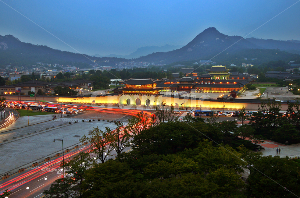 광화문,경복궁,야경,궁궐,궁성,조선시대,정문,야경,밤,풍경,nightscape,night,landscape,랜드마크,landmark,tourist attraction,한국랜드마크,한국관광지,한국명소,korea landmark,korea tourist attraction,road,도로,intersection,교차로