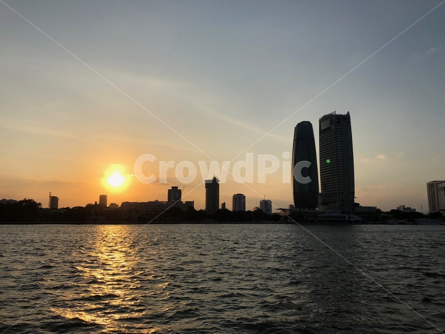nature,자연,outdoors,옥외,sunlight,햇빛,dawn,새벽,redsky,붉은하늘,dusk,황혼,sunset,일몰,sky,하늘,강,한강,river,vietnam,베트남,다낭,danang,도시,풍경,city,landscape,red sky,붉은 하늘