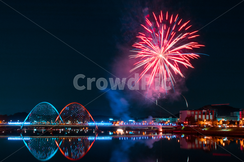 불꽃놀이,불꽃,야경,엑스포다리,갑천,밤,fireworks,야경,밤,풍경,nightscape,night,landscape,축제,행사,festival,carnival,event,nature,자연,outdoors,옥외