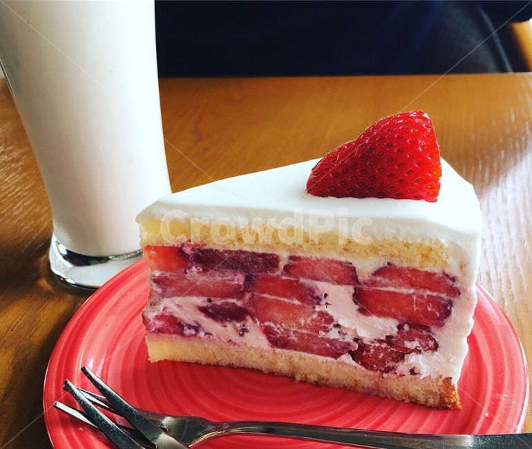 카페,딸기케이크,딸기,쉐이크,food,cafe,생크림,우유